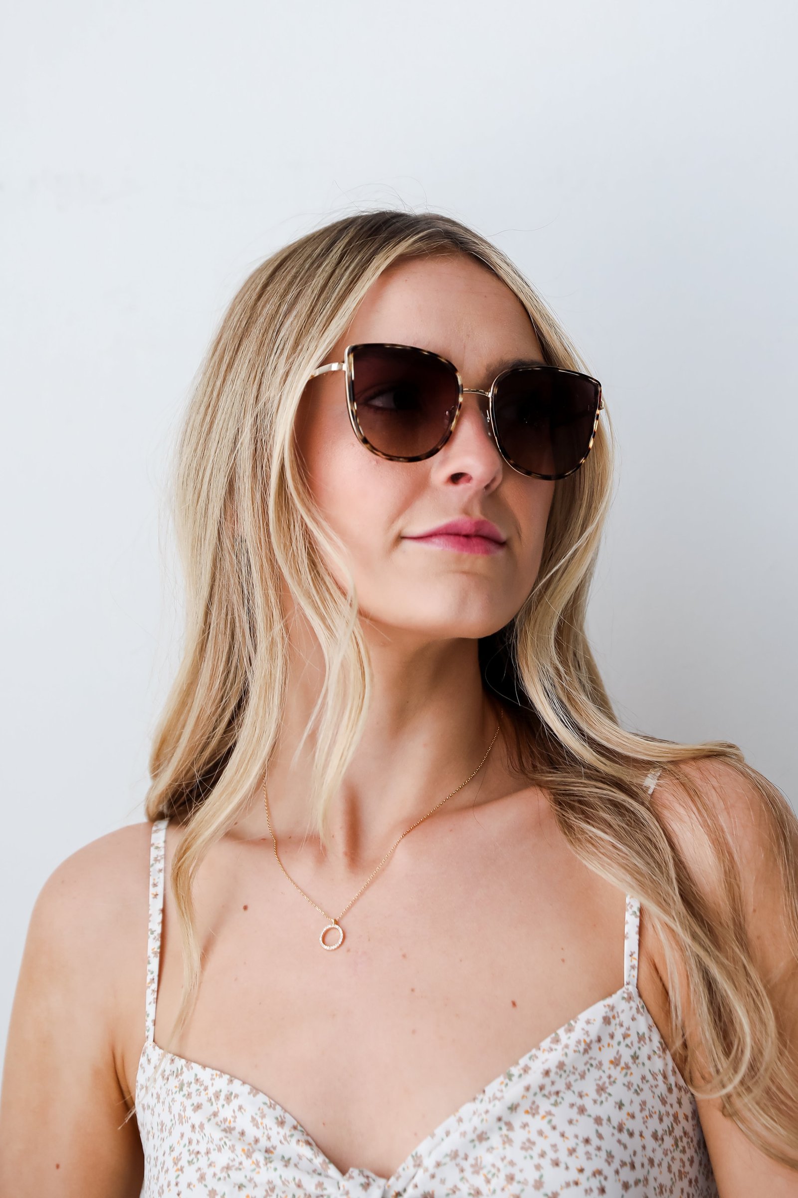 Edgy Intention Tortoise Cat Eye Sunglasses KP21